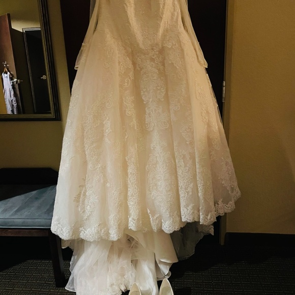 Oleg Cassini Plus Size 20 Wedding Ballgown - Picture 5 of 12